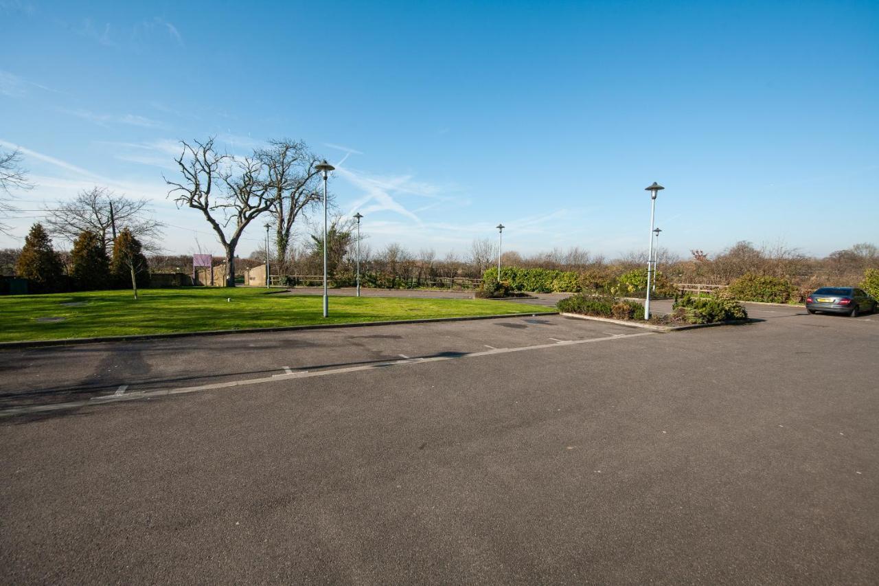 Berwick Manor Hotel Rainham (Greater London) Exterior foto